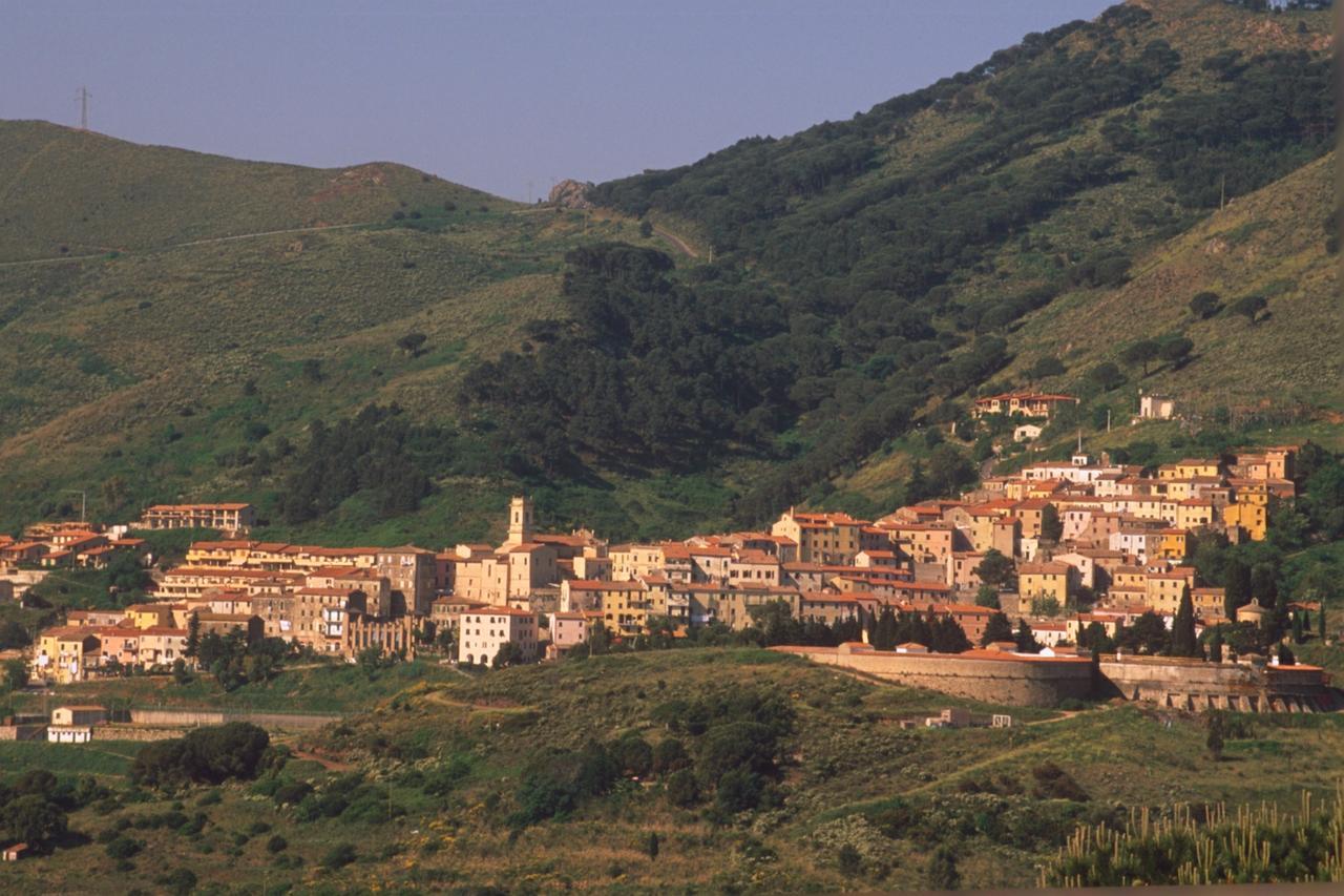 Апарт отель La Chiusa Di Rio Rio nell'Elba Экстерьер фото